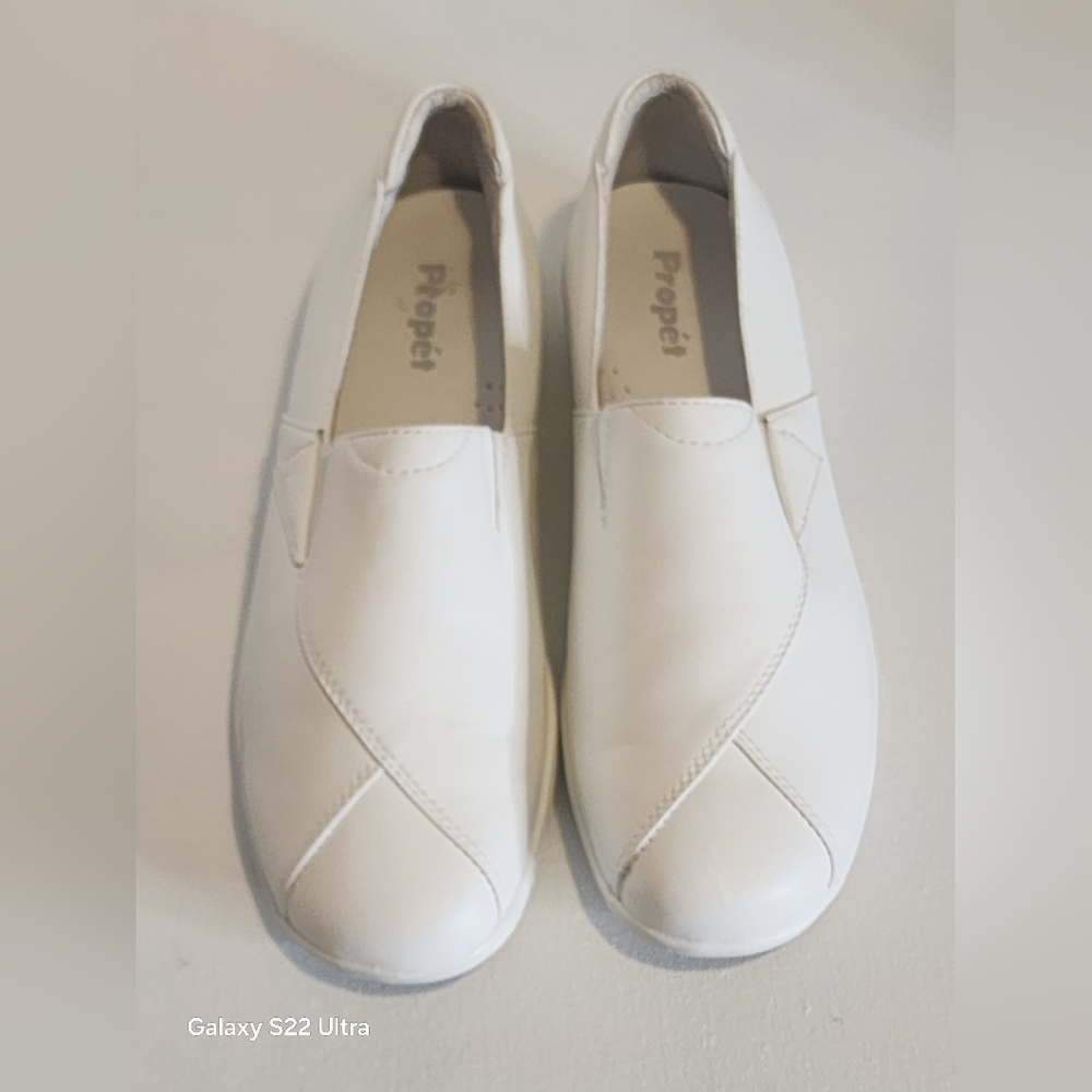 Propet Women's Cream Loafers